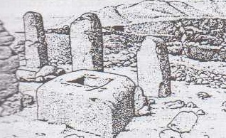 Obětiště v Gezeru s oltářem a kamennými stélami (macevot)